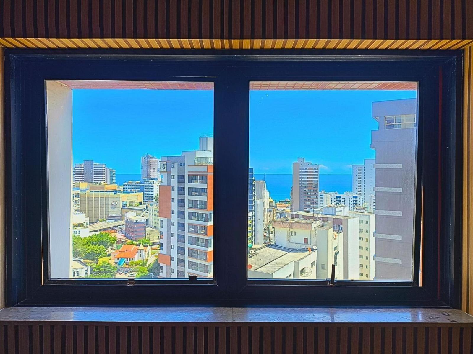 Lindo Apt Vista Mar Completo Com Piscina No Rooftop Do Edf, Proximo Ao Porto Da Barra Salvador Ngoại thất bức ảnh